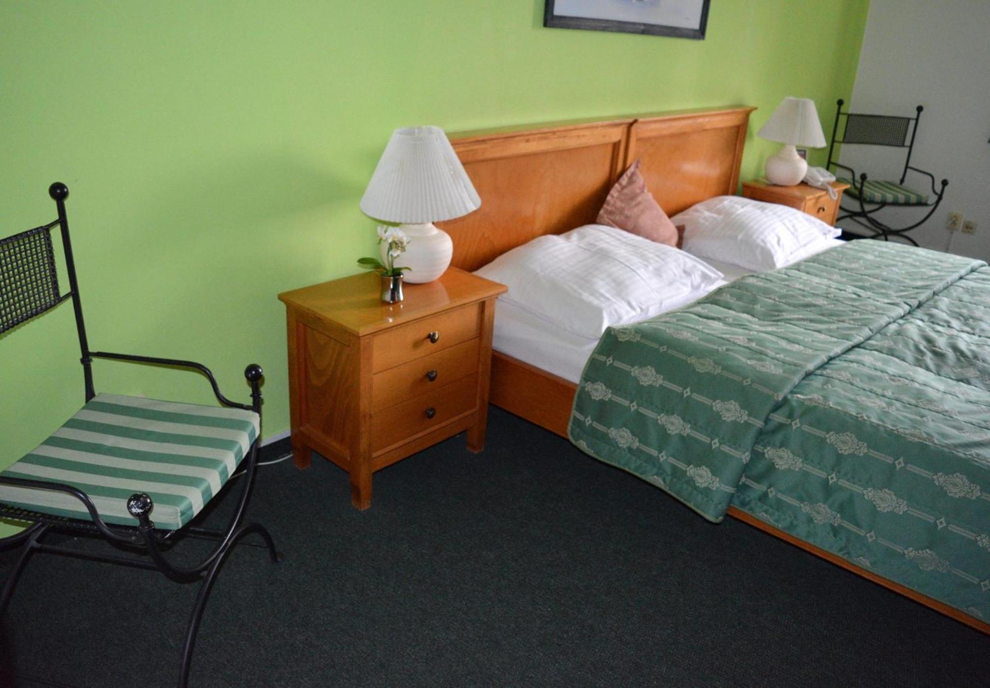 Kastiel Agatka Hotel Chorvatsky Grob Luaran gambar